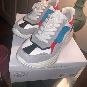 Steve Madden memory foam sneakers
